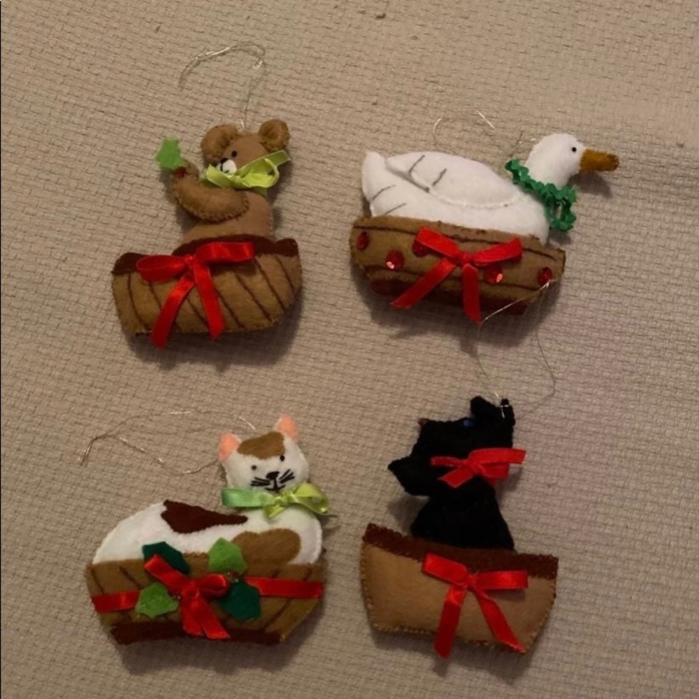 11 Handmade Soft Sculpture Christmas Ornaments